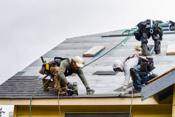 Professional Gutter Installation technician working in Fiatt, IL
